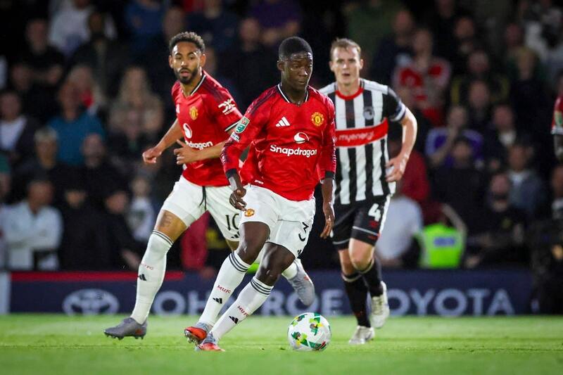 Burnley vs Man United - Quỷ Đỏ tìm lại niềm vui